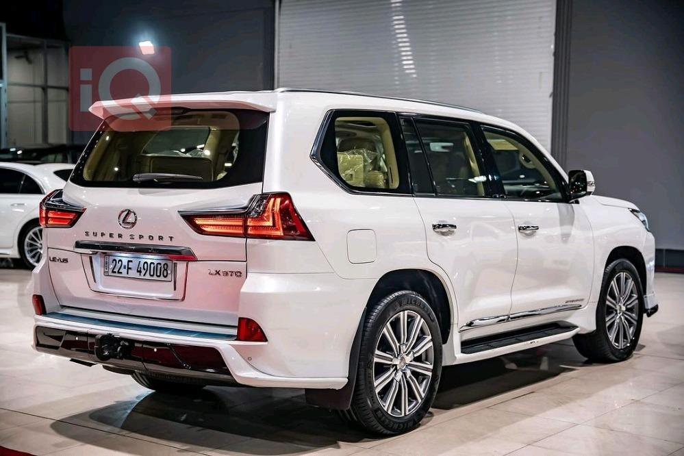 Lexus LX
